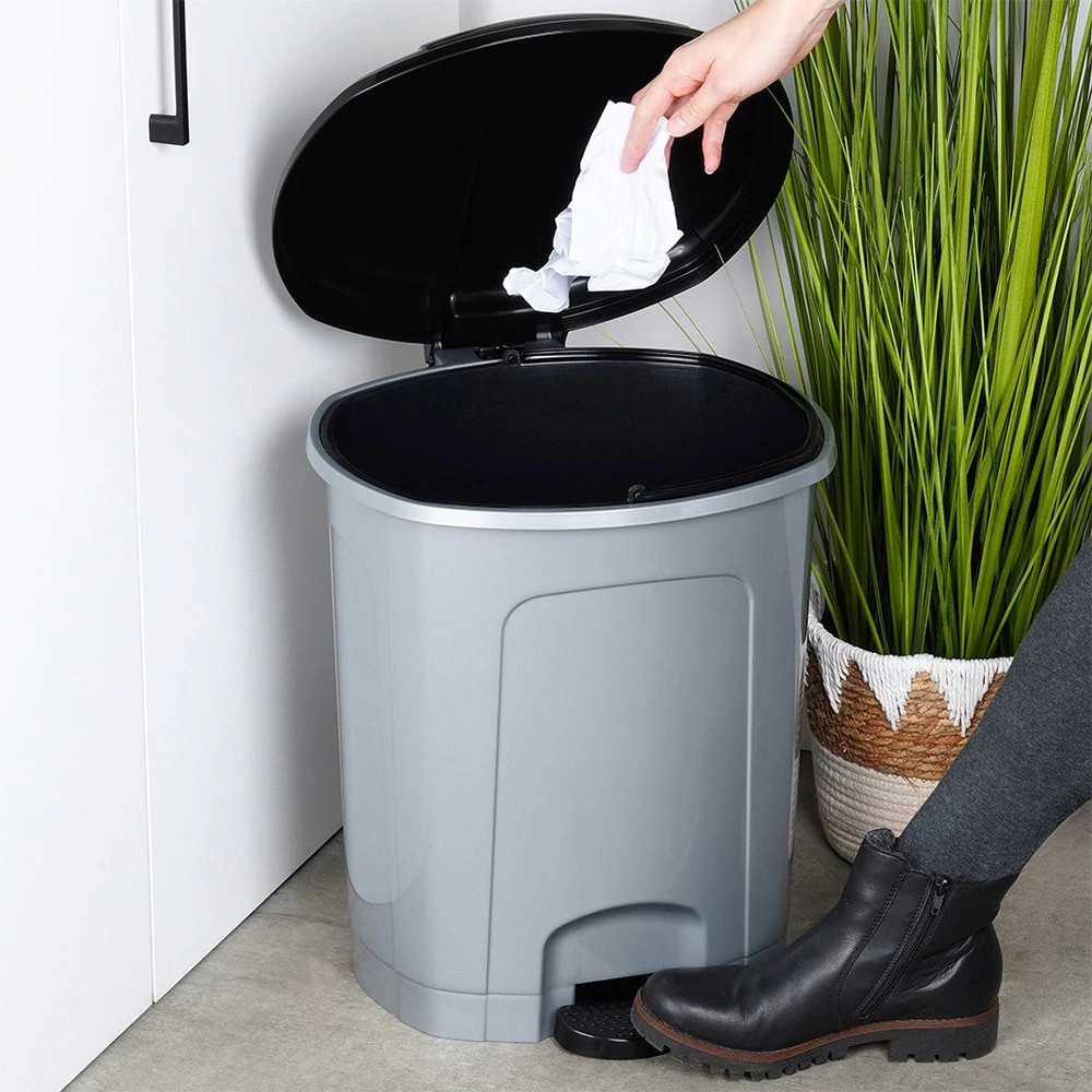Poubelle en plastique grise 26 l